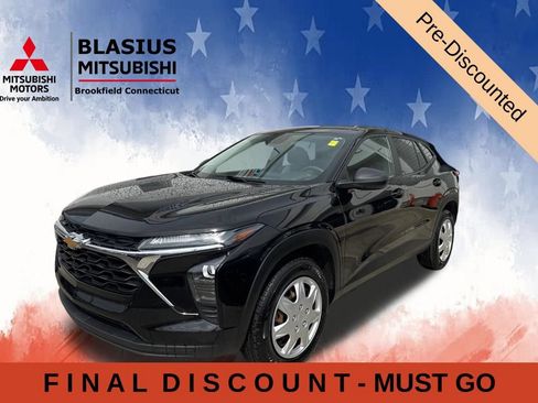 Used 2024 Chevrolet Trax LS FWD image 4