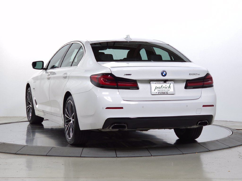 Used 2023 BMW 530e xDrive w/ Premium Package AWD/4WD image 5