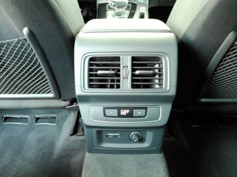 Used 2025 Audi Q5 2.0T Premium image 28