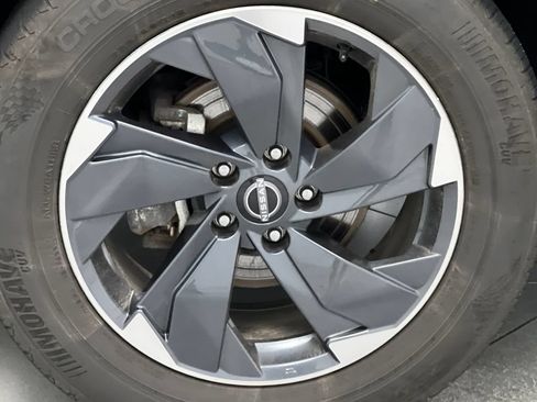 Used 2025 Nissan Rogue SV AWD/4WD image 70