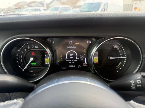 Used 2021 Jeep Wrangler Unlimited Sahara w/ Cold Weather Group AWD/4WD image 23
