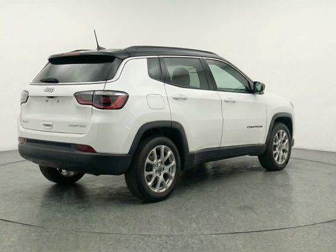 Used 2025 Jeep Compass Limited AWD/4WD image 9