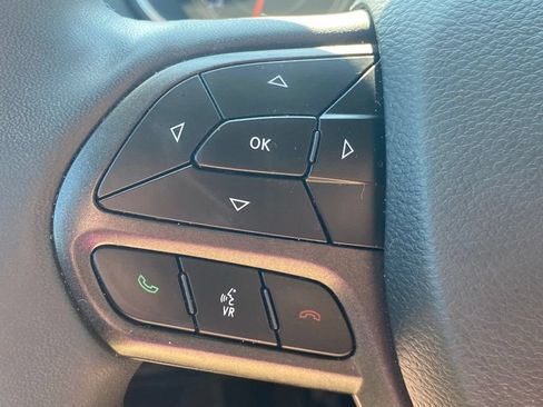 Used 2022 Jeep Cherokee Trailhawk w/ Sun, Sound & Nav Group AWD/4WD image 27