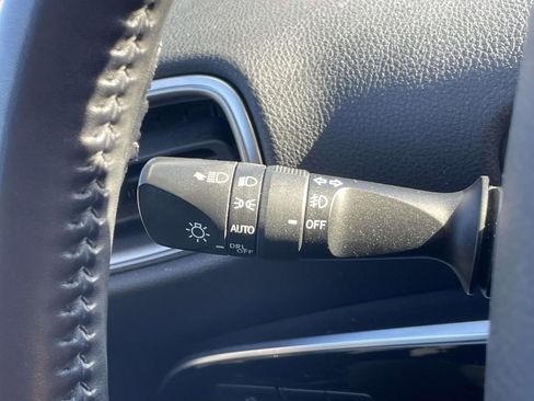 Used 2020 Toyota Prius Prime Limited image 20