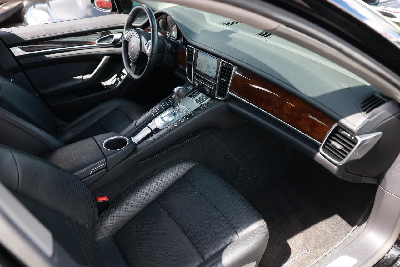 Used 2013 Porsche Panamera image 18