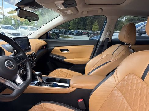 Used 2022 Nissan Sentra SV w/ SV Premium Package image 15