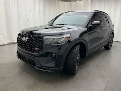 Used 2025 Ford Explorer ST image 40