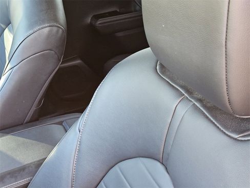 Certified 2023 Toyota Highlander XLE image 24