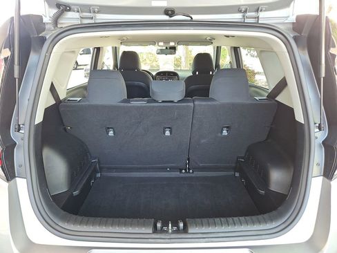 Used 2025 Kia Soul LX w/ LX Technology Package FWD image 28