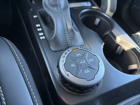 New 2025 Ford Bronco Badlands image 16