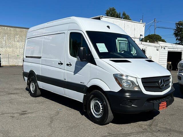 Used 2016 Mercedes-Benz Sprinter 2500 image 4