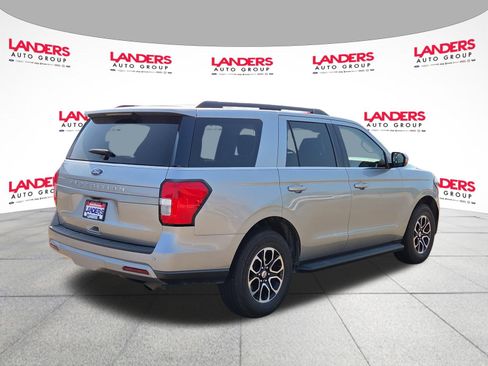 Certified 2024 Ford Expedition XLT RWD image 3