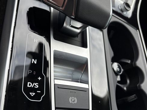 Certified 2025 Audi Q7 3.0T Premium Plus AWD/4WD image 18