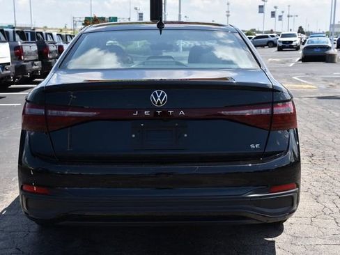 Used 2025 Volkswagen Jetta SE w/ Sunroof Package FWD image 6