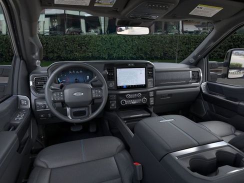 New 2025 Ford F250 Platinum w/ FX4 Off-Road Package image 9