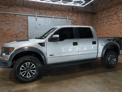 Used 2014 Ford F150 Raptor w/ Equipment Group 801A Luxury image 9