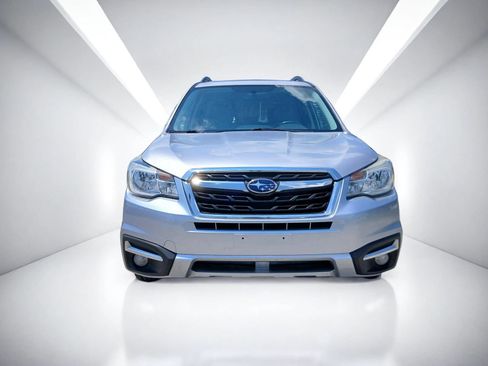 Used 2017 Subaru Forester 2.5i Limited AWD/4WD image 3