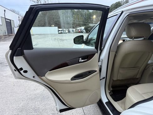 Used 2011 INFINITI EX35 Journey w/ Premium Pkg image 39
