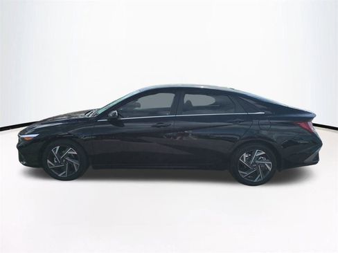 New 2026 Hyundai Elantra Limited image 8