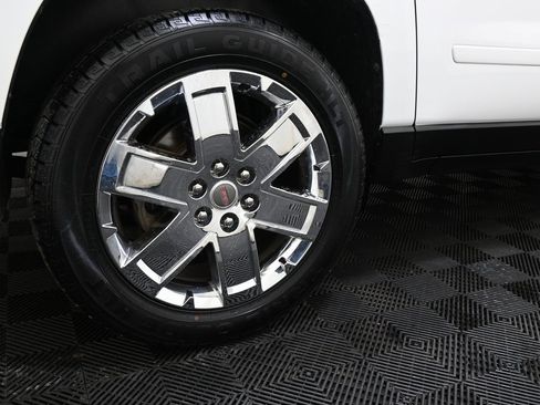 Used 2017 GMC Acadia Limited SLT image 24