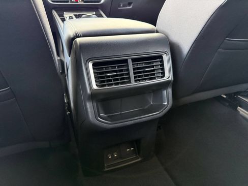 Used 2026 Volkswagen Atlas Cross Sport SE AWD/4WD image 25