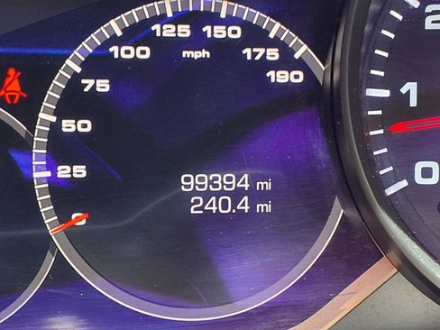 Used 2018 Porsche Panamera RWD image 39