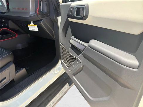 New 2026 Ford Bronco Outer Banks w/ Sasquatch Package AWD/4WD image 25