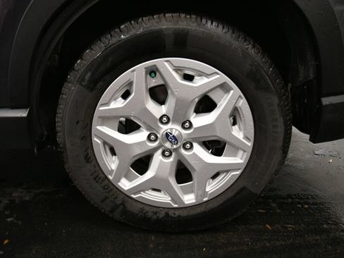 Used 2022 Subaru Forester Base image 30