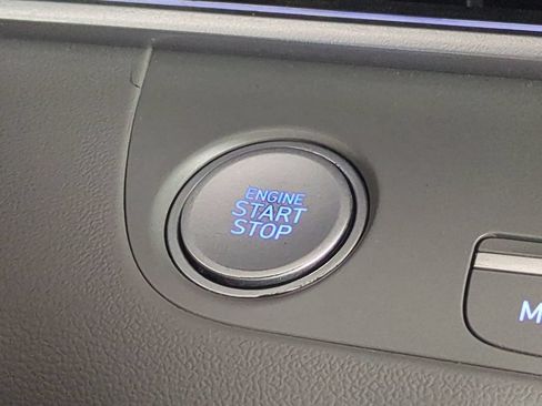 Used 2025 Hyundai Elantra SEL FWD image 37