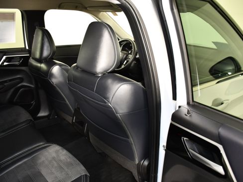 Used 2024 Mitsubishi Outlander SE AWD/4WD image 44