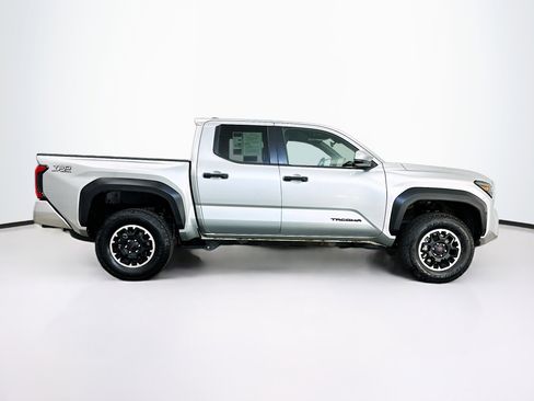 Used 2025 Toyota Tacoma TRD Off-Road image 10
