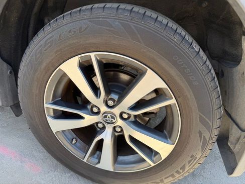 Certified 2018 Toyota RAV4 XLE FWD image 26