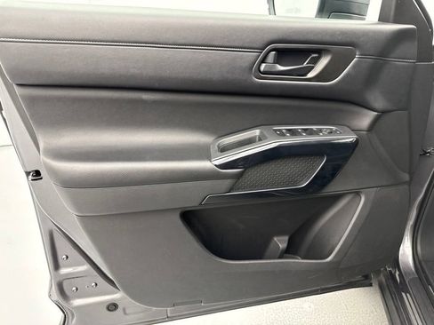 Used 2024 Nissan Pathfinder SV AWD/4WD image 18
