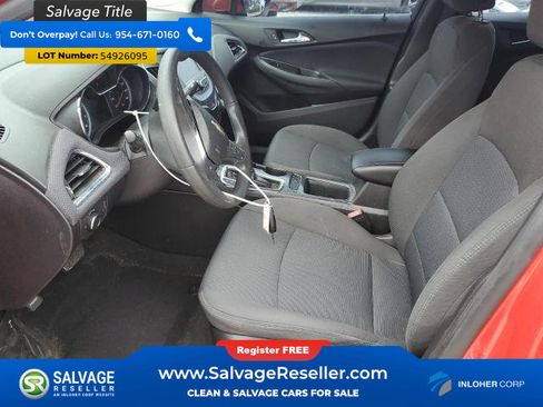 Used 2018 Chevrolet Cruze LT FWD image 9