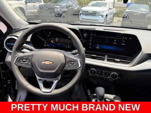 Certified 2026 Chevrolet Trax LT w/ LT Convenience Package FWD image 17