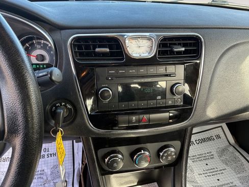 Used 2013 Chrysler 200 LX image 21