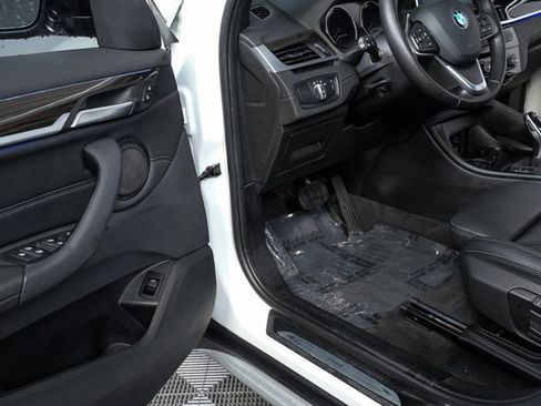 Used 2021 BMW X1 sDrive28i w/ Premium Package image 15