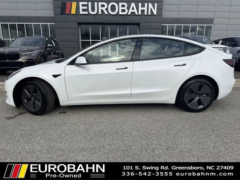 Used 2023 Tesla Model 3 Standard Range RWD image 2