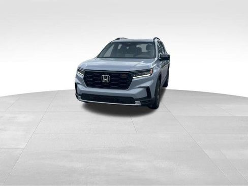 Used 2023 Honda Pilot TrailSport image 3