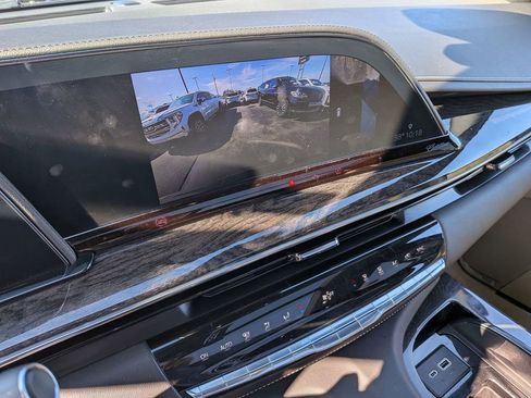 Certified 2023 Cadillac Escalade Premium Luxury w/ Performance Package image 20