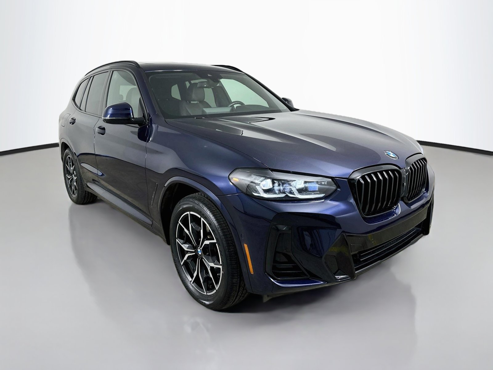 Used 2024 BMW X3 xDrive30i w/ Premium Package AWD/4WD image 3