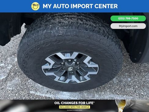 Used 2022 Toyota Tacoma TRD Off-Road image 6