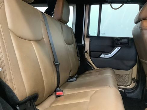 Used 2015 Jeep Wrangler Unlimited Rubicon AWD/4WD image 29