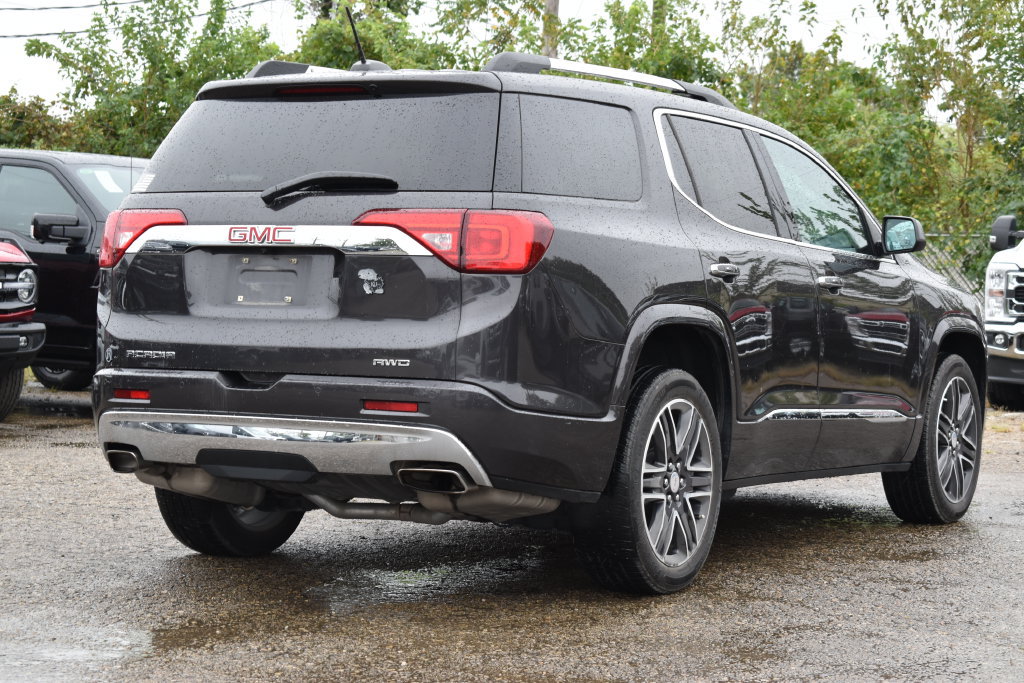 Used 2017 GMC Acadia Denali w/ Technology Package AWD/4WD image 5