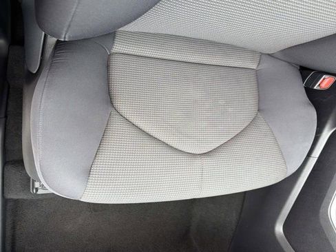 Certified 2025 Toyota Highlander LE FWD image 16