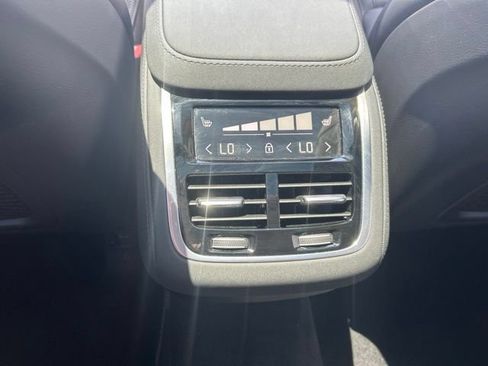 Certified 2025 Volvo XC90 B6 Plus AWD/4WD image 18