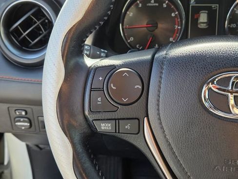 Used 2016 Toyota RAV4 SE w/ Advanced Technology Package image 18