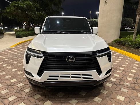 Used 2024 Lexus GX 550 w/ Accessory Package (Z1) AWD/4WD image 2
