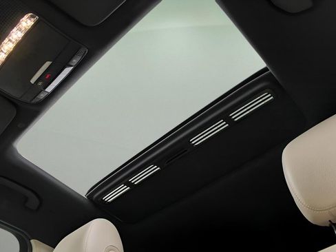 Used 2022 Mercedes-Benz GLC 300 4MATIC Coupe image 28