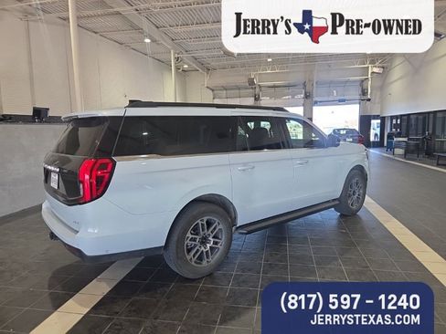 Used 2025 Ford Expedition Max Active image 5